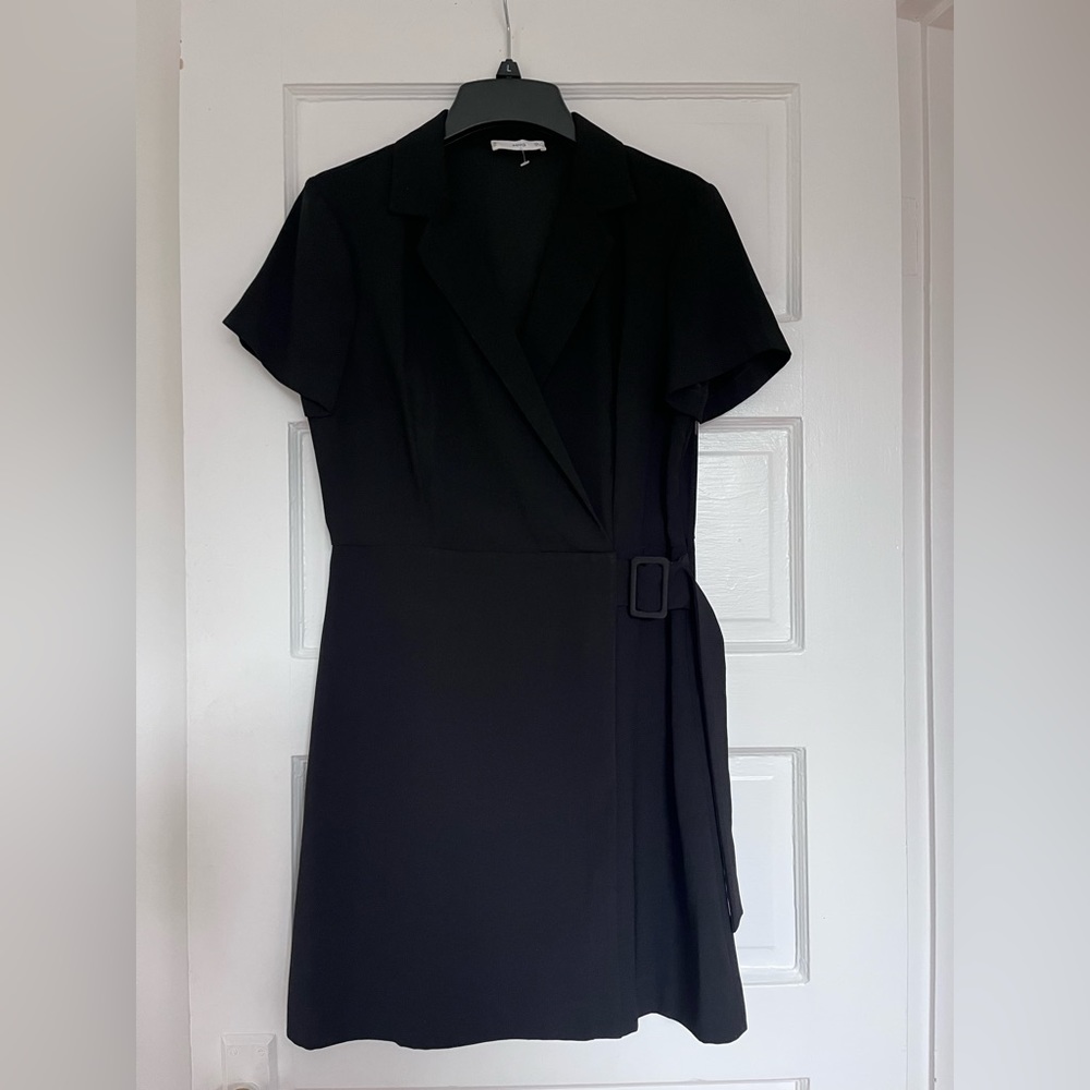 Perfect little black dress by Mango! 🕶️